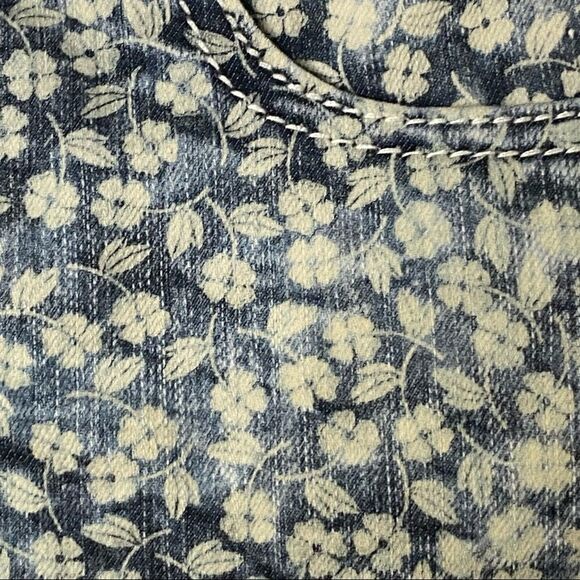 FreeStyle | Raw Hem Shorts - Picture 2 of 4